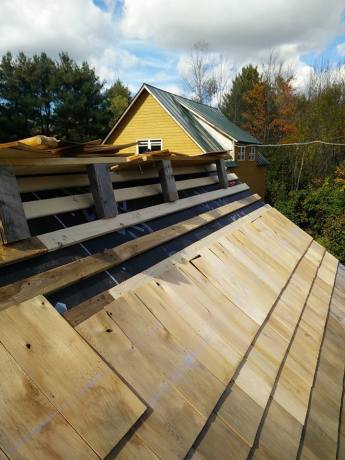 Finishing garden shed roof